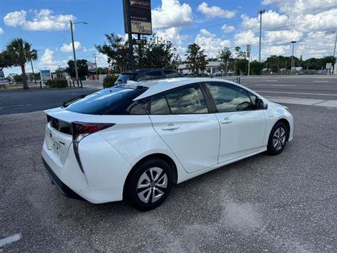 Used 2016 Toyota Prius Three FWD image 4