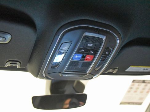 Used 2022 Jeep Wagoneer Series II w/ Rear Seat Video Group 1 image 32