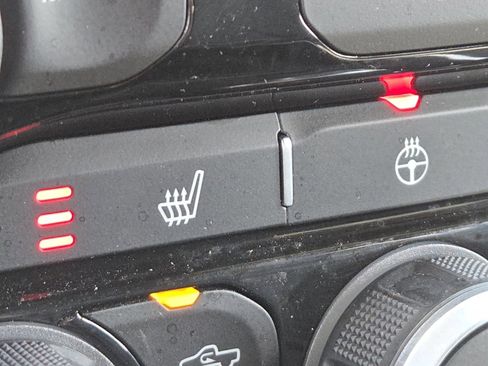 Used 2022 RAM 1500 Big Horn image 6