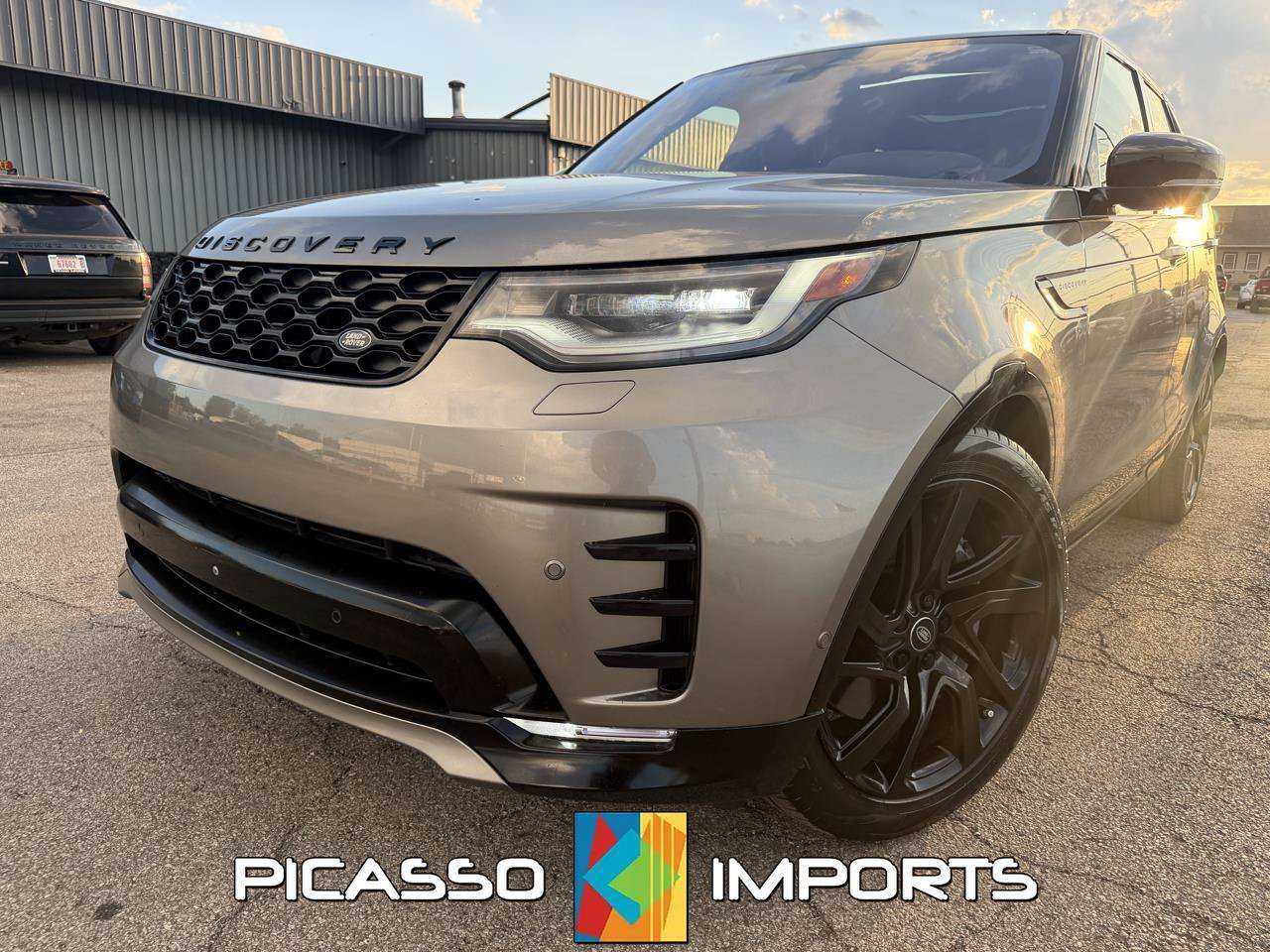 Used 2022 Land Rover Discovery HSE R-Dynamic AWD/4WD image 1