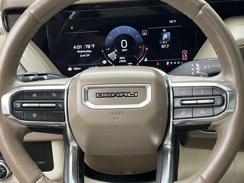 Certified 2025 GMC Yukon XL Denali w/ Sun & Power Step Package AWD/4WD image 16
