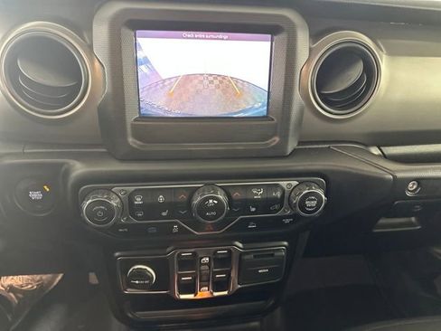 Used 2023 Jeep Wrangler Unlimited w/ Cold Weather Group image 22