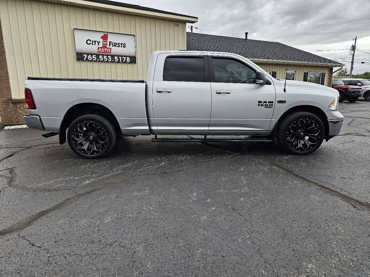 Used 2019 RAM 1500 Classic SLT w/ Luxury Group AWD/4WD image 25
