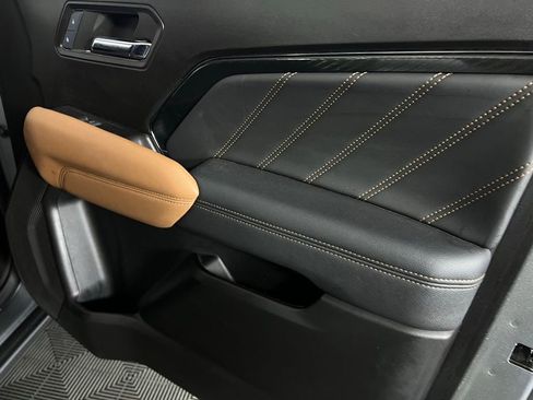 Used 2024 GMC Canyon AT4 w/ AT4 Premium Package image 32