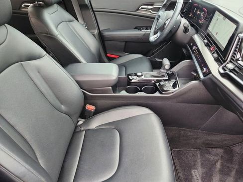 Certified 2025 Kia Sportage EX w/ Premium Package FWD image 14