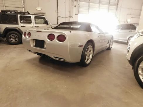 Used 2001 Chevrolet Corvette w/ Preferred Equipment Group2 image 2