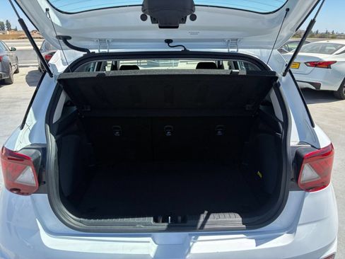 Used 2025 Hyundai Venue SEL FWD image 29