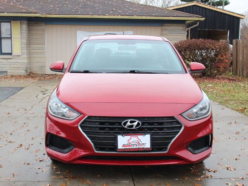 Used 2018 Hyundai Accent SE image 3