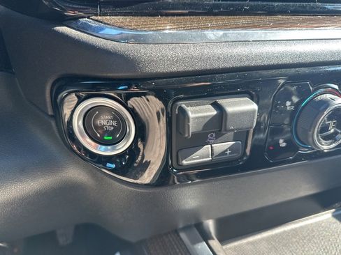 Used 2024 Chevrolet Silverado 2500 LT image 22