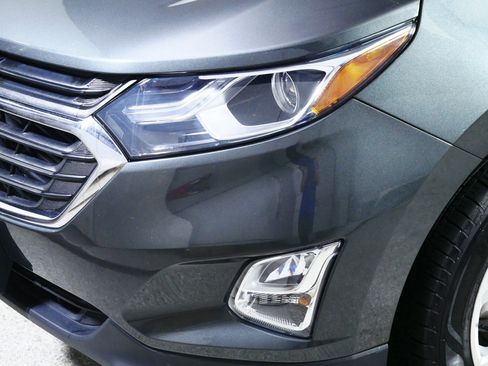 Used 2020 Chevrolet Equinox LT AWD/4WD image 16