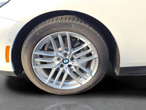 Used 2025 BMW 530i xDrive image 16