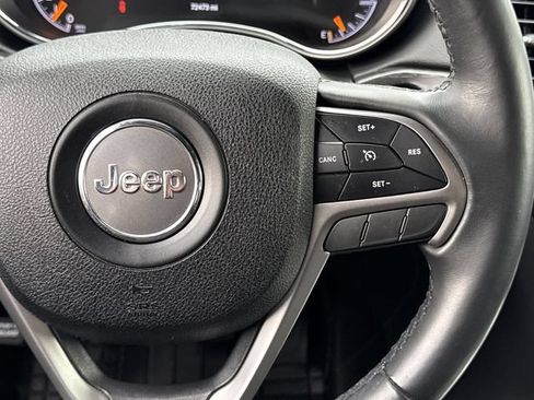 Used 2018 Jeep Grand Cherokee Laredo AWD/4WD image 16