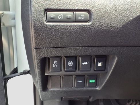 Used 2019 Nissan Rogue SV FWD image 22