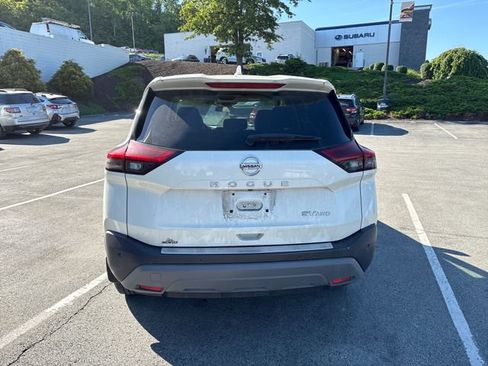 Used 2021 Nissan Rogue SV AWD/4WD image 4