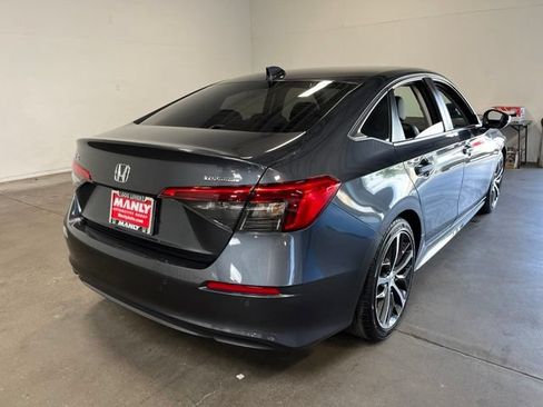 Used 2022 Honda Civic Touring image 3