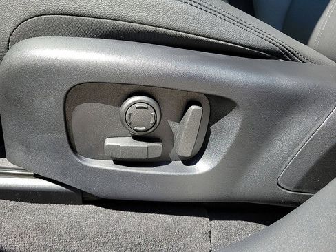 New 2025 Land Rover Range Rover Velar Dynamic SE image 15