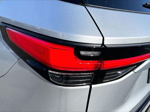 New 2026 Lexus TX 500h AWD image 12