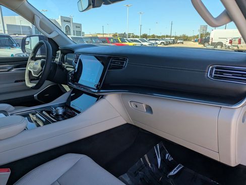 Used 2022 Jeep Wagoneer Series I w/ Convenience Group I image 29