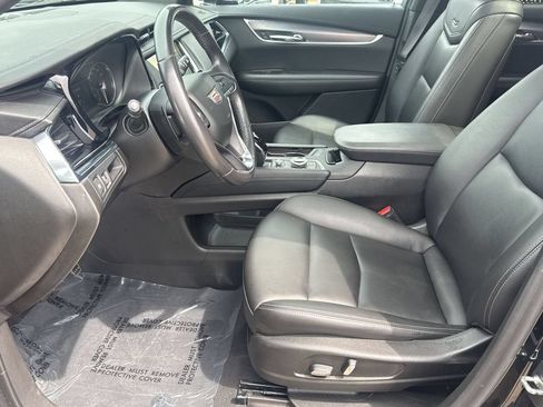 Used 2021 Cadillac XT6 Luxury w/ LPO, Floor Liner Package FWD image 12
