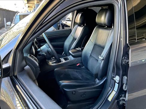 Used 2018 Jeep Grand Cherokee Altitude image 7