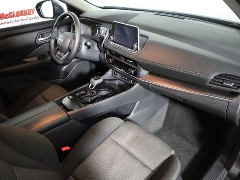 Used 2025 Nissan Rogue SV image 31