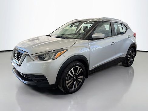 Used 2018 Nissan Kicks SV image 5