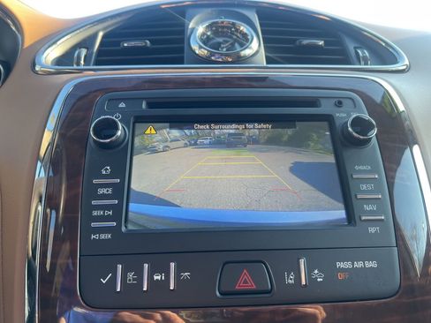 Used 2015 Buick Enclave Leather w/ Trailering Package image 30