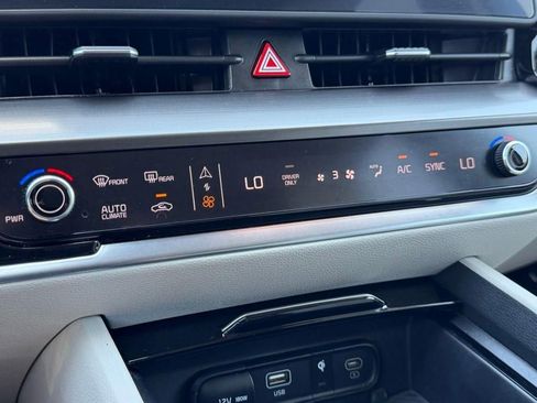 Used 2025 Kia Sportage EX AWD/4WD image 21