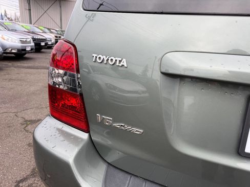 Used 2007 Toyota Highlander 4WD V6 w/ 3rd Row image 8
