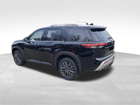 New 2025 Nissan Pathfinder SL w/ SL Premium Package image 3