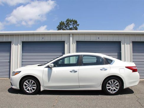Used 2017 Nissan Altima 2.5 S w/ Power Driver Seat Package FWD image 8