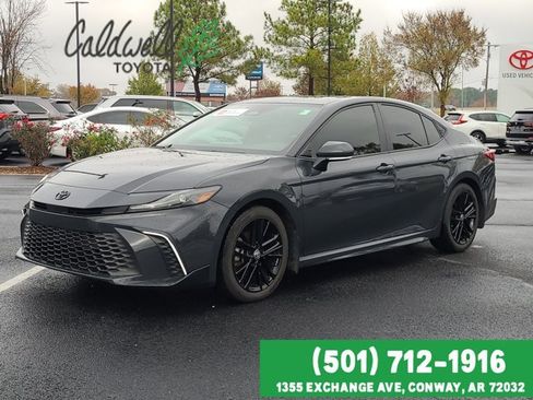 Certified 2025 Toyota Camry SE image 1