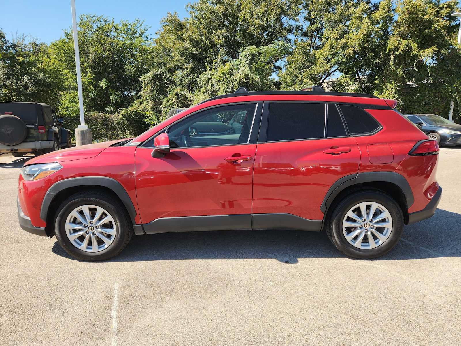 Used 2022 Toyota Corolla Cross LE FWD image 4