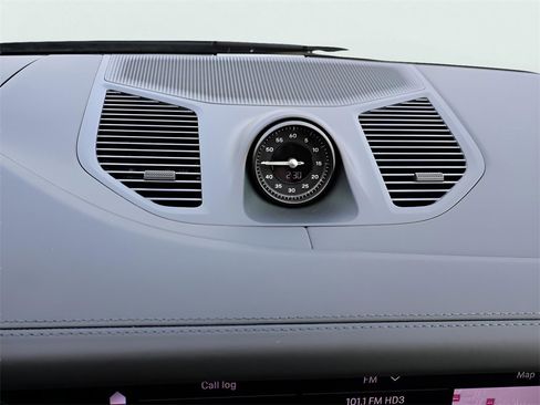 Used 2025 Porsche Cayenne Coupe image 22