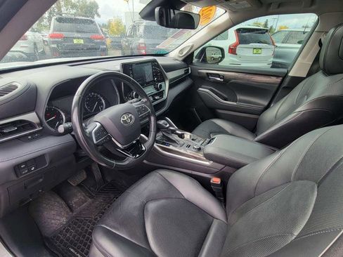 Used 2021 Toyota Highlander Limited image 6