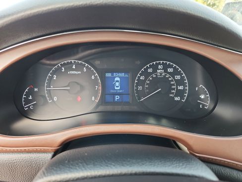 Used 2011 Hyundai Genesis 3.8 w/ Technology Pkg 4 image 10