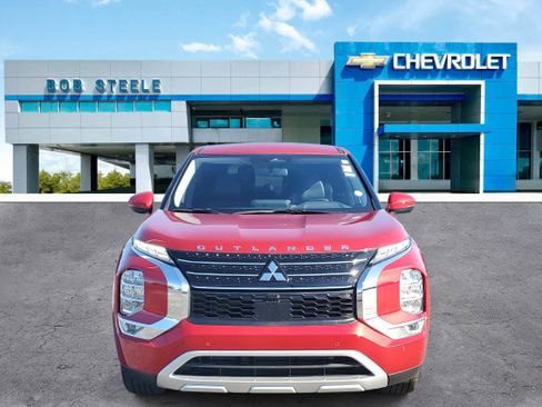 Used 2024 Mitsubishi Outlander SE image 2
