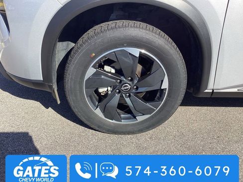 Used 2025 Nissan Rogue SV AWD/4WD image 32
