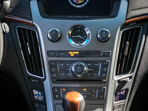 Used 2010 Cadillac CTS Premium image 25