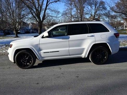 Used 2020 Jeep Grand Cherokee Altitude image 2