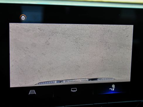 Used 2023 Chevrolet Colorado W/T image 18