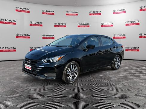 Used 2023 Nissan Versa SV image 5