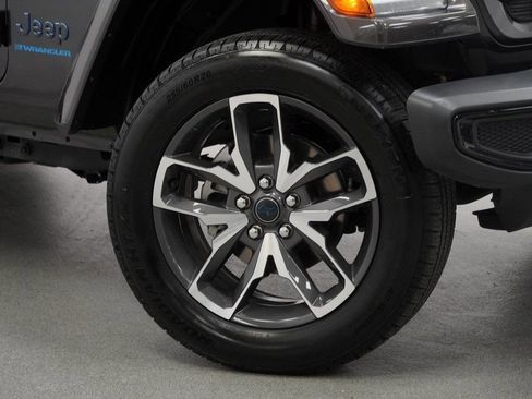 Used 2024 Jeep Wrangler Unlimited w/ Convenience Group image 4