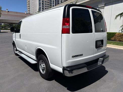 Used 2024 Chevrolet Express 2500 w/ Driver Convenience Package RWD image 10