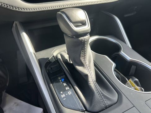 Used 2024 Toyota Highlander LE image 26