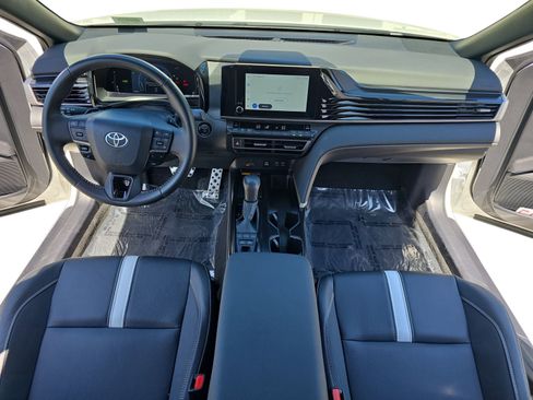 Used 2025 Toyota Camry SE w/ Convenience Package FWD image 9