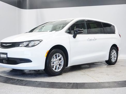 New 2026 Chrysler Voyager LX image 2