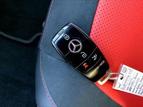 Used 2025 Mercedes-Benz GLE 53 AMG 4MATIC image 14