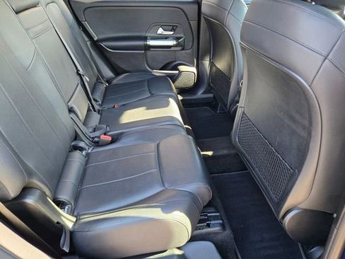Used 2020 Mercedes-Benz GLB 250 4MATIC image 21