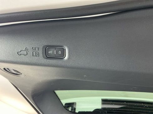 Used 2025 Ford Expedition Active image 34